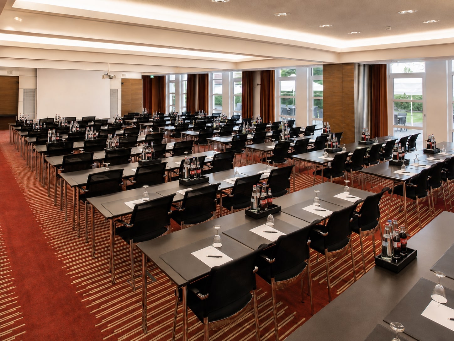 Saal Otto-Mach im INSPIRA Tagungszentrum in parlamentarischer Bestuhlung
